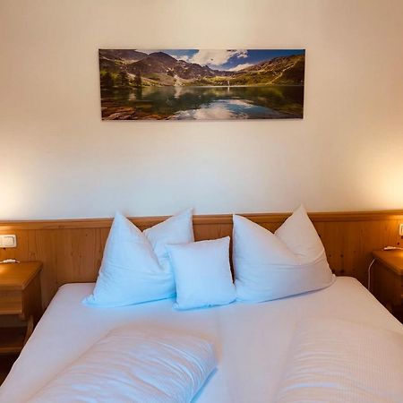 Hotel Schmiedboden โอแบร์นดอร์ฟ อิน ทิโรล ภายนอก รูปภาพ