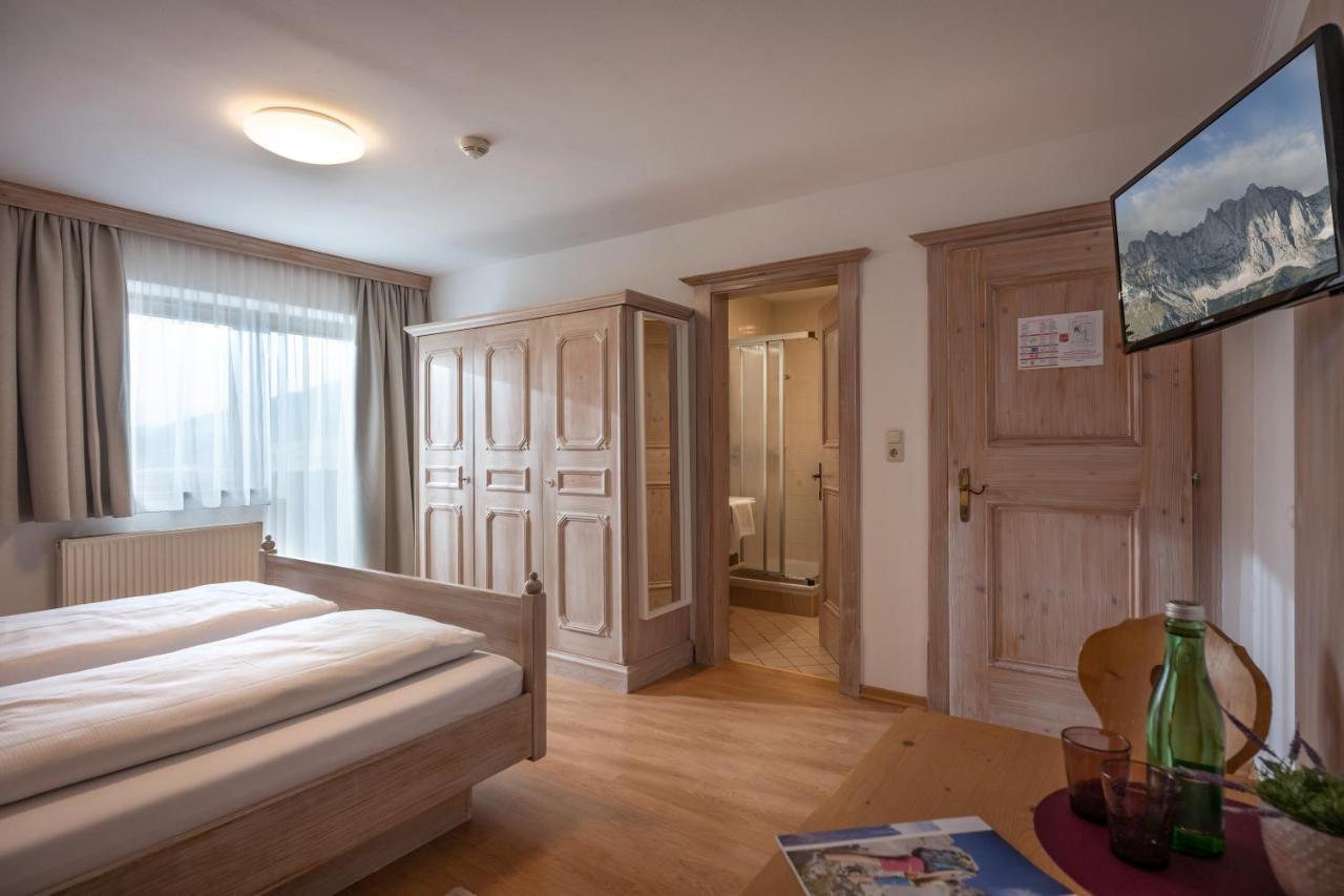 Hotel Schmiedboden โอแบร์นดอร์ฟ อิน ทิโรล ภายนอก รูปภาพ