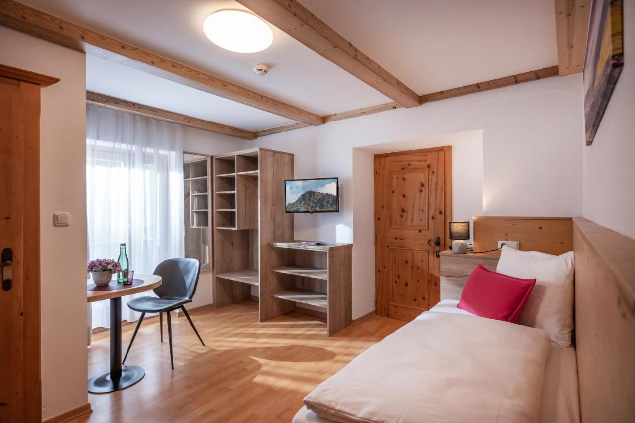 Hotel Schmiedboden โอแบร์นดอร์ฟ อิน ทิโรล ภายนอก รูปภาพ