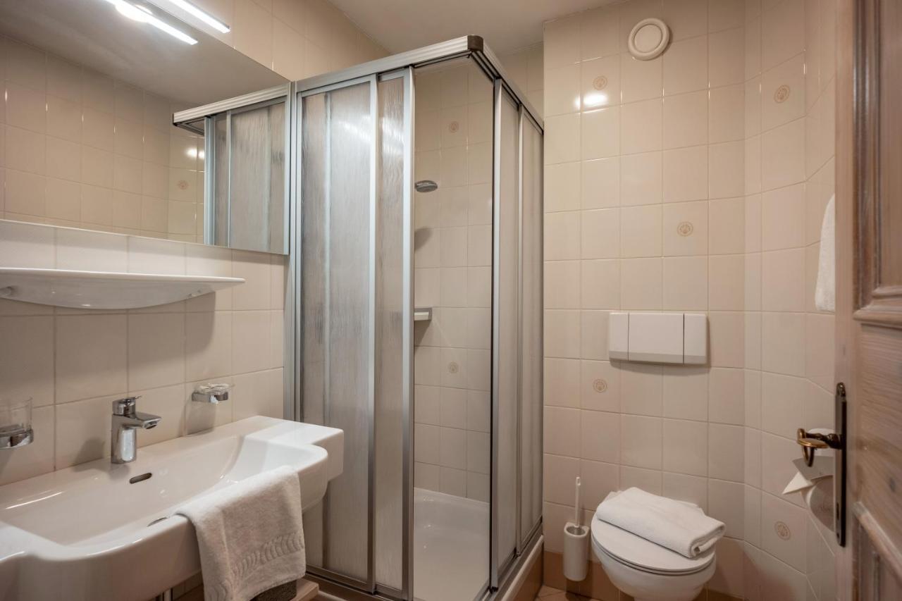 Hotel Schmiedboden โอแบร์นดอร์ฟ อิน ทิโรล ภายนอก รูปภาพ