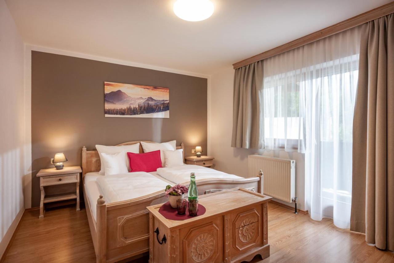 Hotel Schmiedboden โอแบร์นดอร์ฟ อิน ทิโรล ภายนอก รูปภาพ